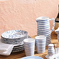 Gmundner Keramik Blaugeflammt: Frühstücksteller, Krug und zwei Becher ohne Henkel
