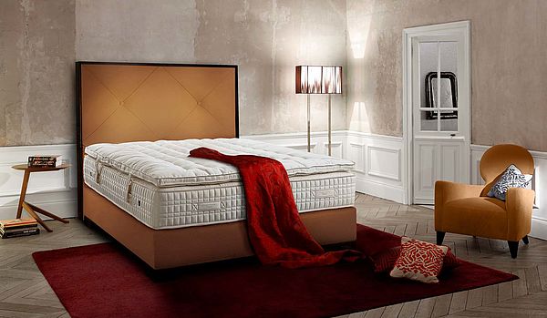 Treca Paris Boxspring-Bett mit Kopfteil Carat Brut in senfarbenem Stoffbezug