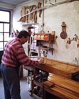 Holzwerkstatt mit Herrn Krumbügel von HSR Hesbo