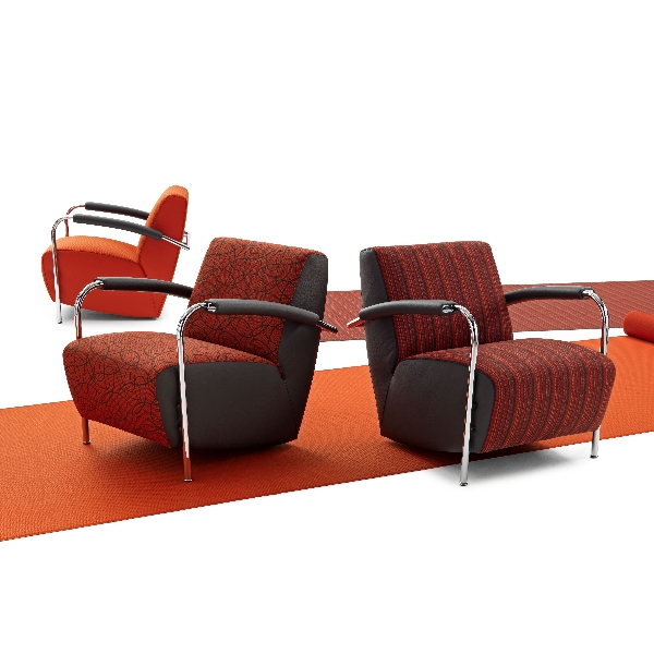 Leolux drei Sessel Scylla in orange-rot Tönen