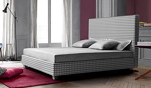 Treca Paris Boxspring Bett mit Kopfteil Moderne in grauem Stoff mit weißen Punkten