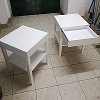 zwei Beistelltisch mit Schublade weiß