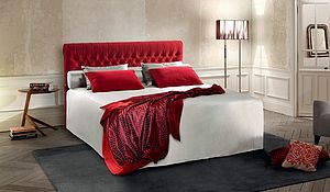 Treca Interiors Boxspringbett mit Kopfteil Étoile capitonné in rot