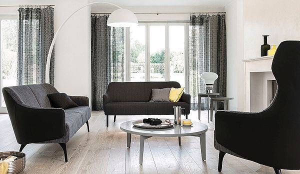 ipdesign sofa und Sessel Flow in dunkelblauen Bezügen