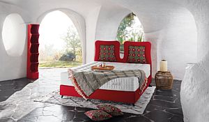 Boxspringbett von Treca Paris mit Kopfteil Double Jeu in rot