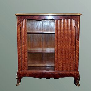 Konsolschrank mit Schiebetüren