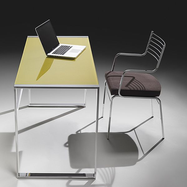 Schreibtisch Desk von Orsenigo mit gelber Schreibplatte, Gestell in Chrom