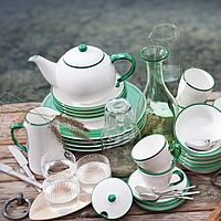 Gmundner Keramik Grüner Rand: gedeckter Kaffeetisch mit Teekanne
