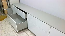 Sideboard grau-wei hochglänzend