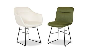 Bielefelder Werkstätten zwei Stühle Modell Cara in weiß und grün