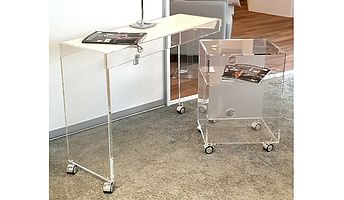  443 Schreibtisch mit Container für Laptop