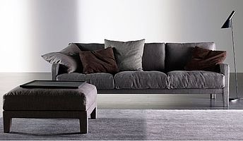 Meridiani Sofa und Hocker Forrest Soft in dunkelgrau