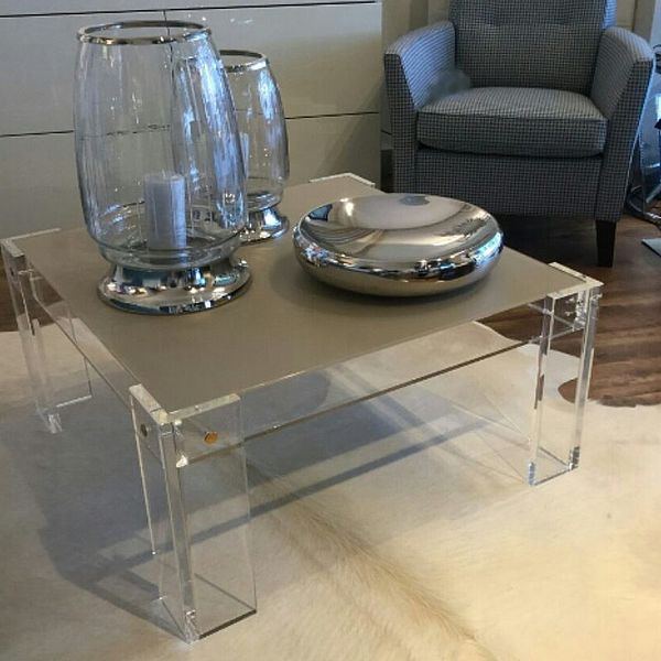 Canton 358 Couchtisch mit grauem Glas