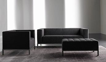 Meridiani Sofa, Sessel und Hocker Farrell in dunkelgrauem Velours