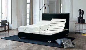 Boxspringbett mit verstellbarer Untermatratze Trecaflex M5.2 und Kopfteil Moderne in schwarz von Treca Interiors