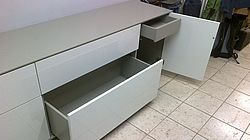 Sideboard mit Türen und Schubladen