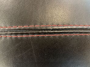 Kontrast-Nahtdetail 