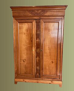 zweitüriger Schrank aus Kirschbaumholz. Frankreich um 1850 